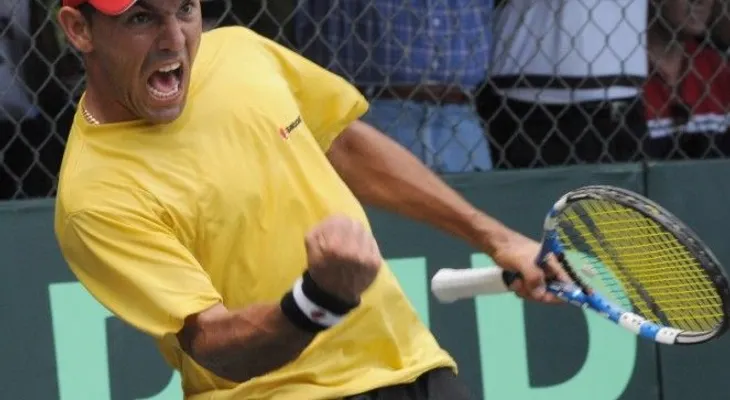 Dominicano Víctor Estrella gana torneo de tenis en Colombia