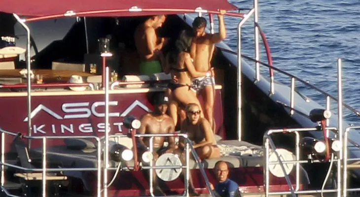 Cristiano Ronaldo se divierte con misteriosa morena; dicen es la modelo Paula Suárez