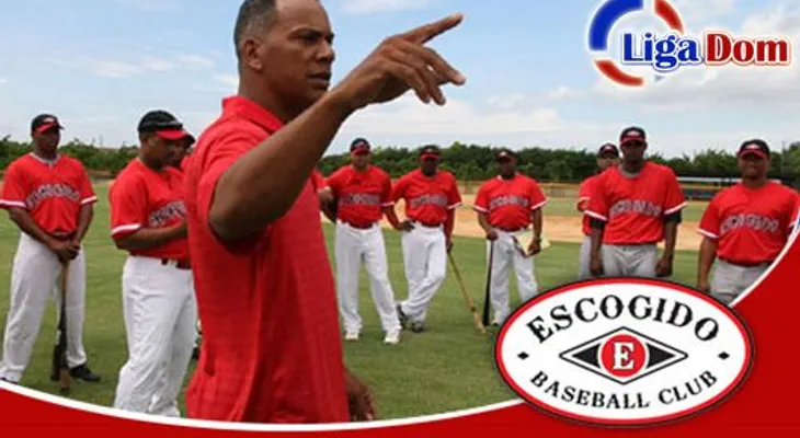 Moises Alou está tan contento, como si novatos fueran sus hijos