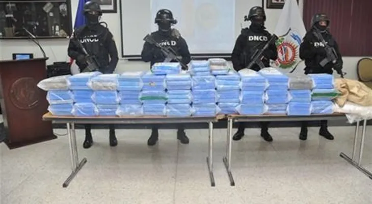 Azua: DNCD ocupa 222 paquetes de droga en 