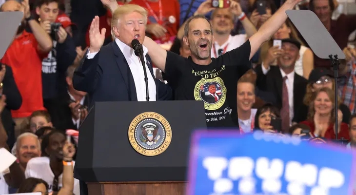 ¿Por qué los seguidores de Trump lo siguen amando?