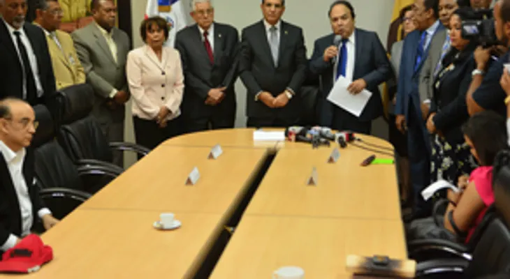 Partidos piden JCE obligue al Gobierno asignar dinero que les corresponde por ley 