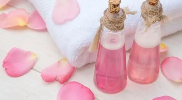 5 recetas con agua de rosas para embellecer tu rostro: BENEFICIOS INCREIBLES