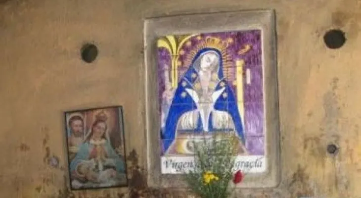 Apresan mujer con drogas en un altar