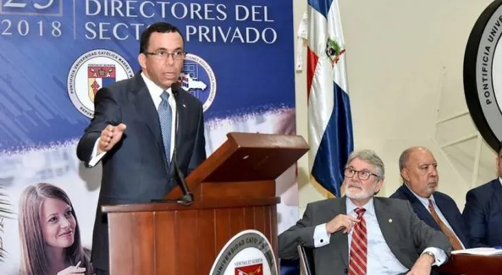 Ministro Andrés Navarro: La calidad del director de escuela es clave para elevar el nivel de la educación