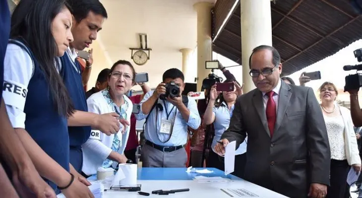 Con el 21,41% escrutado Guatemala dice "sí" en la consulta sobre Belice