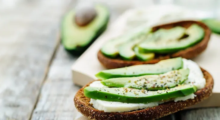 Usos y propiedades del aguacate para la salud
