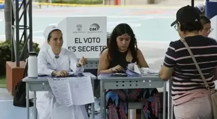 Ecuatorianos acudieron a elegir su nuevo Presidente; al menos 430 detenidos durante el periodo votaciones 