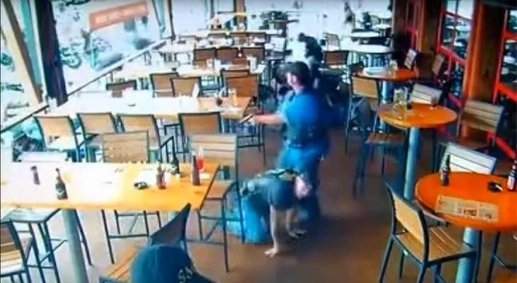 Tiroteo múltiple entre bandas de motociclistas en Texas (VIDEO fuerte)