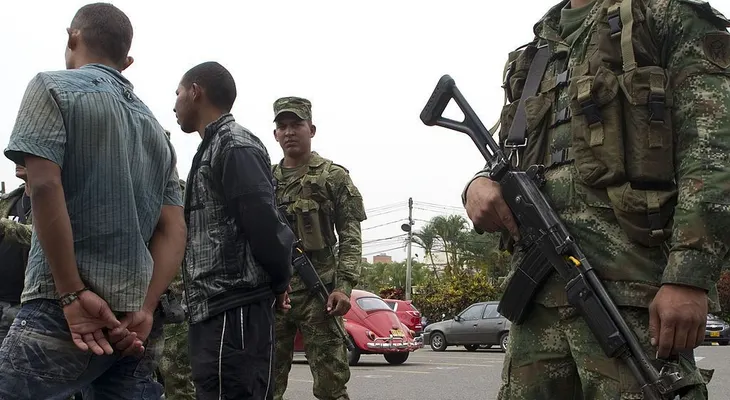 Gobierno y FARC anuncian cronograma del desarme
