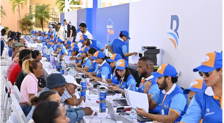 Cientos de personas participan en "Bancarizar es Patria" de Banreservas en San Francisco de Macorís