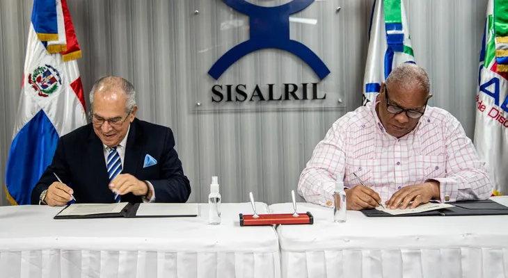CONADIS y SISALRIL firman acuerdo en beneficio de personas con discapacidad