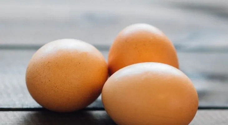 Una mascarilla de huevo con pepino que te quitará 5 años de edad