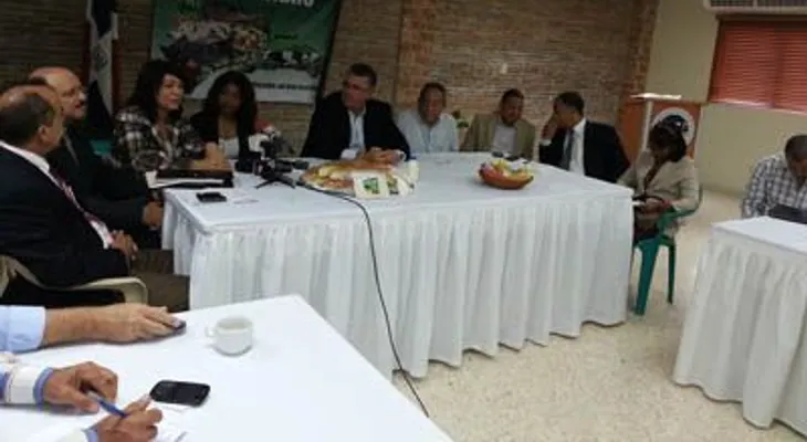 Agricultores de Carrera de Yeguas se reúnen con subadministrador EGEHID