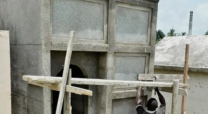Constructores de tumbas se agrupan en sindicatos
