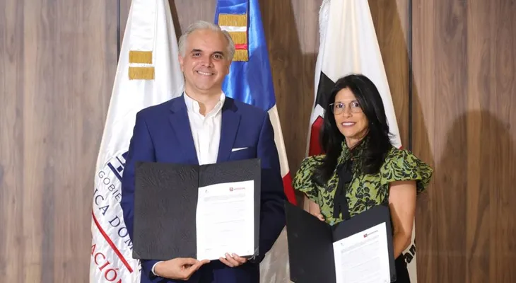 Ministerio de Educación y ADOZONA acuerdan fortalecer la vinculación entre la educación técnico-profesional y las zonas francas
