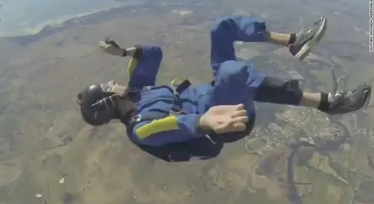 Dos paracaidistas mueren en salto cuando su paracaídas no se abrió
