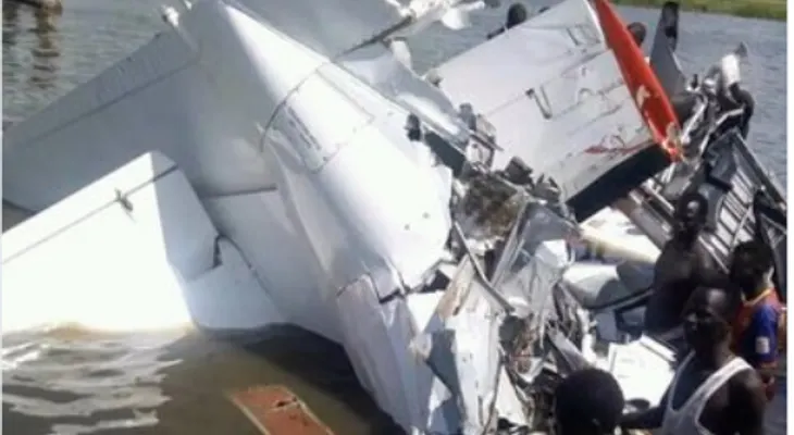 Sudán del Sur: Mueren 17 personas al estrellarse un avión en un río 