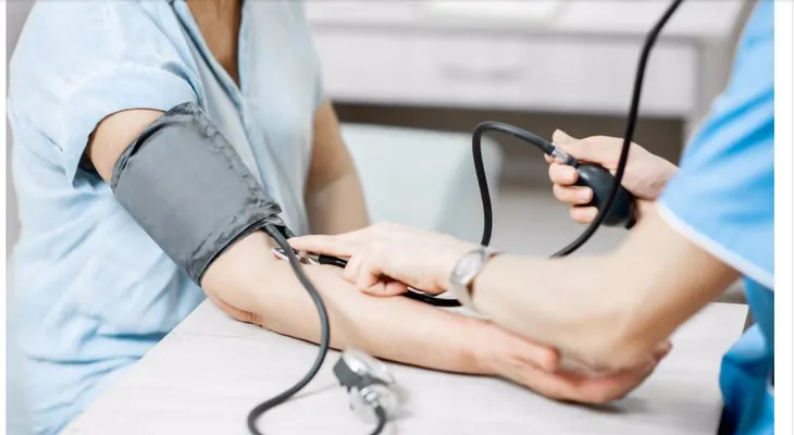 Crean implante flexible en 3D que logra reducir la presión arterial