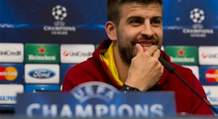 Micrófono de Gerard Piqué se quedó abierto y destapó secreto a voces