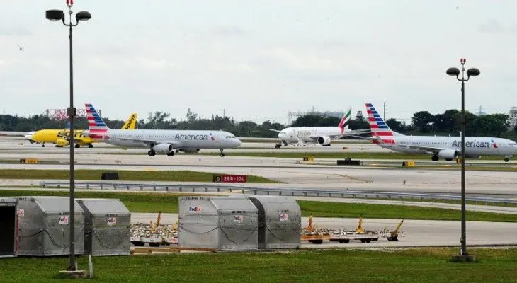 Reabre el aeropuerto de Florida tras tiroteo que dejó cinco muertos