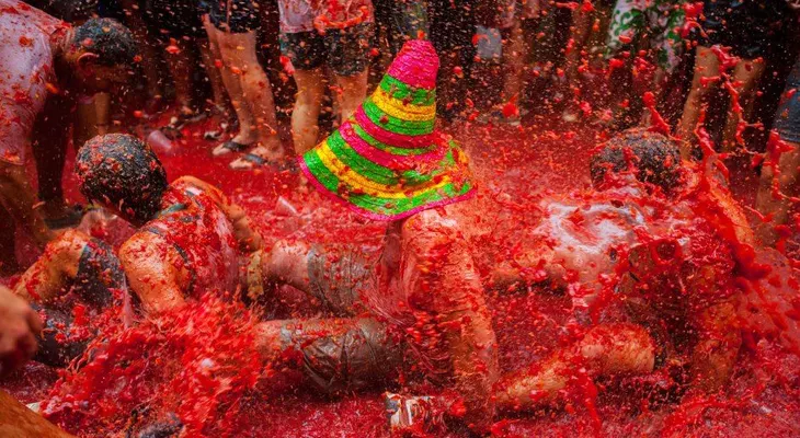 La tradicional fiesta de la 'Tomatina' cumple 70 años