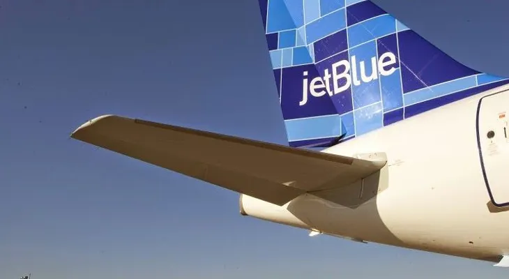 JetBlue multada por hacer publicidad engañosa
