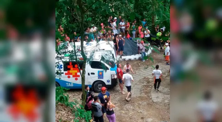Colapso de puente colgante en Colombia deja varios muertos