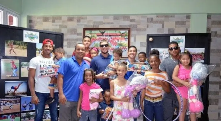 Fundación Cristian Pimentel y Liga Deportiva Pimentel entregan juguetes