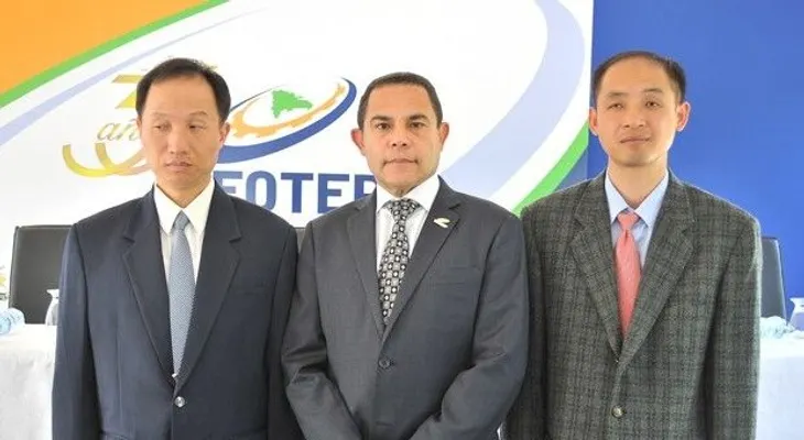 Taiwaneses imparten taller de masajes