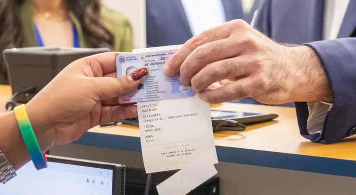 TC anula decreto que obligaba a mayores de 75 años a renovar licencia de conducir cada dos años