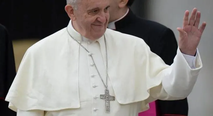 El papa sufre cuando ve a las mujeres en la Iglesia sólo como servidumbre