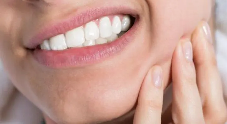 Falsos remedios caseros que pueden dañar tus dientes