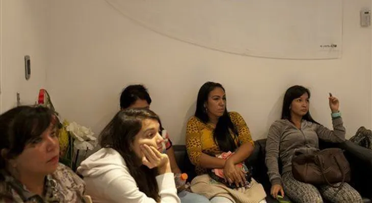 En Venezuela también escasean los implantes de seno.