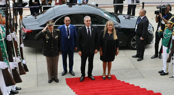 Abinader fortalece lazos en su exitosa visita a Uruguay