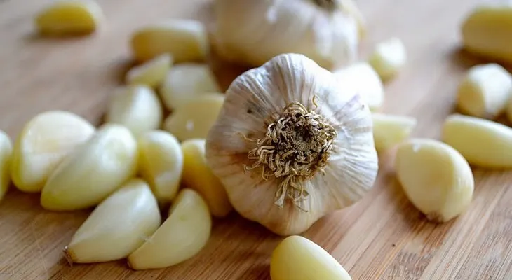Receta antigua con ajo para diversas curas