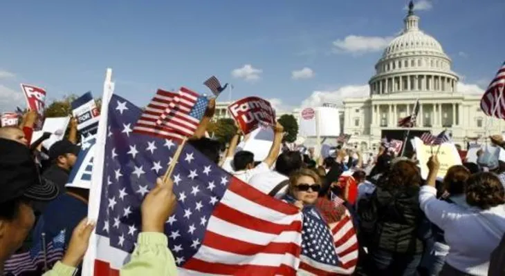 Senado de EEUU considera reforma de inmigración