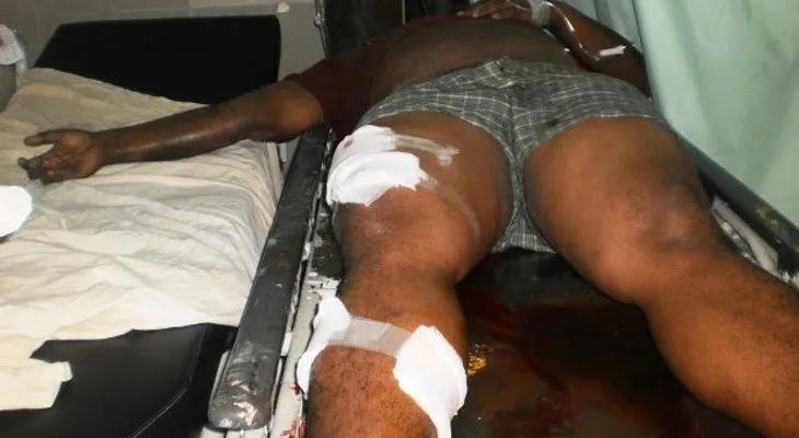 Encuentran cadáver de hombre a orillas de un  río atado a un block