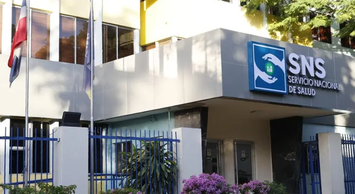 Gobierno completa aumento salarial del 25 % a médicos