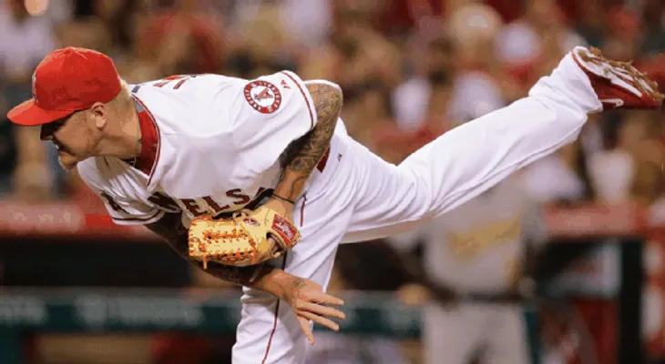 Latos llega a acuerdo por un año con Medias Blancas