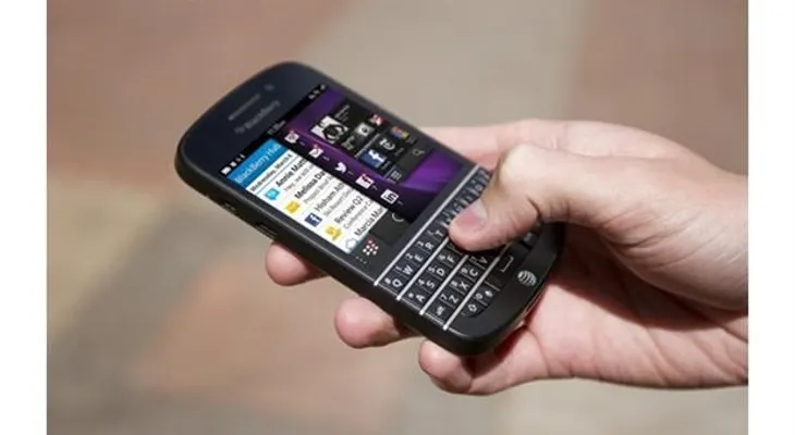 Facebook podría comprar la empresa BlackBerry