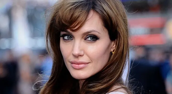 Angelina Jolie está enferma de varicela