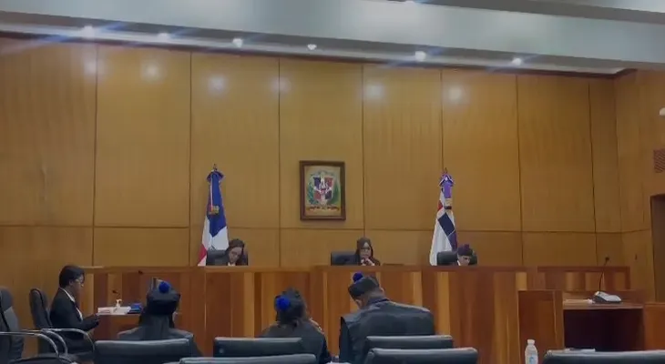 Mujer condenada a 15 años de prisión por explotar sexualmente a sus dos hijas