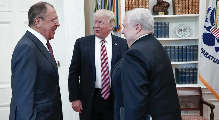 Trump se jactó ante los rusos de despedir al "loco" de Comey, según el NYT