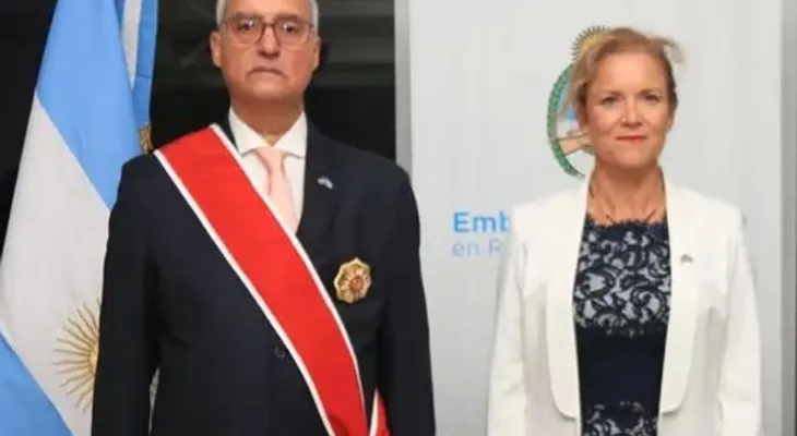 Argentina condecora a ex embajador dominicano Gustavo Hernando con la Orden de Mayo