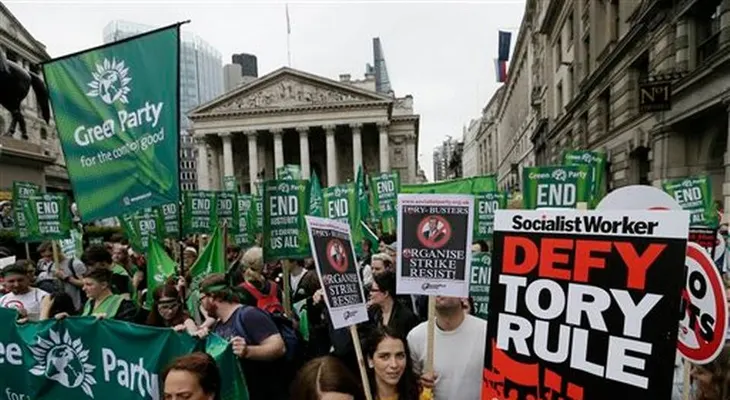 Miles protestan en Londres contra planes de austeridad 
