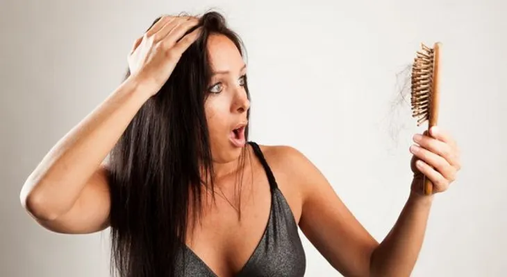Un truco para detener la caída del cabello