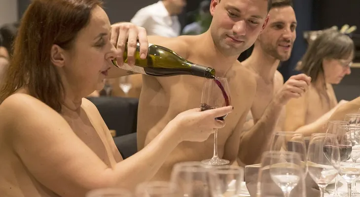 El primer restaurante nudista de París