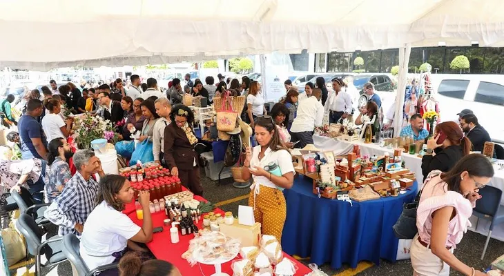 Tesorería Nacional realiza Mercado Orgánico Artesanal junto al Programa Supérate    