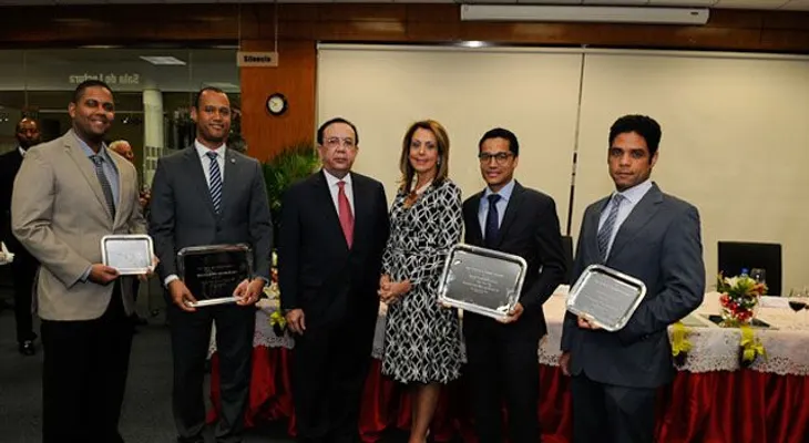 Banco Central entrega premios de su Concurso de Economía